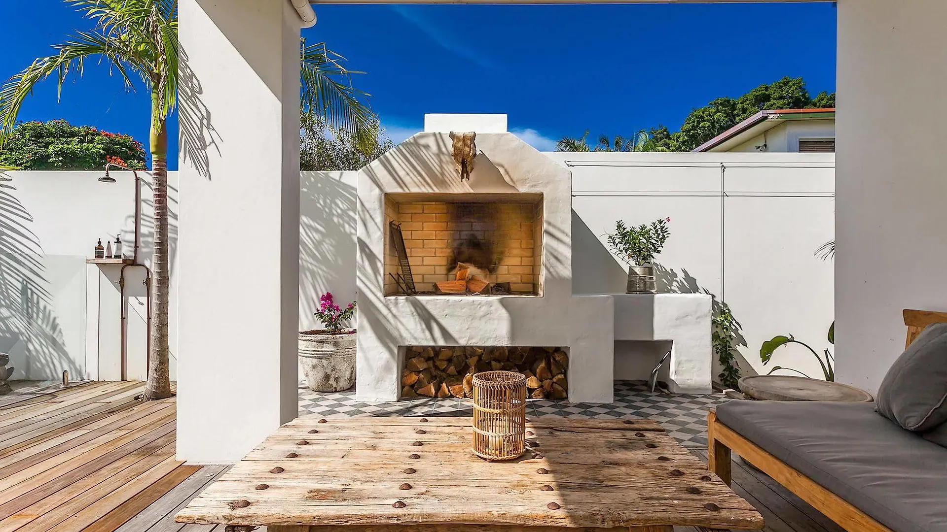A Summer Resort Byron Bay